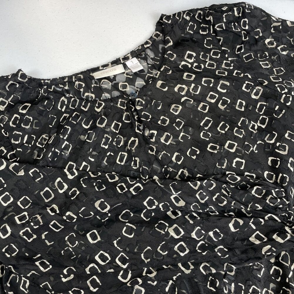 Chicos Blouse Women's Size Medium (1) Geometric Black Rayon Nylon Keyhole Front‎